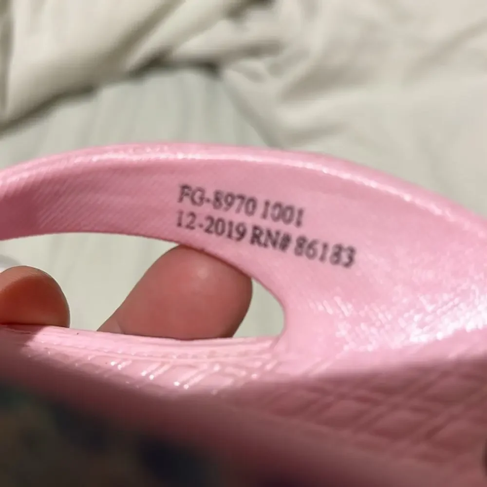 Capelli 12-13 wedge pale pink slide flip flop guc runs true to size